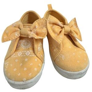 Sunshine yellow 9m Oshkosh BeGosh sneakers with bow